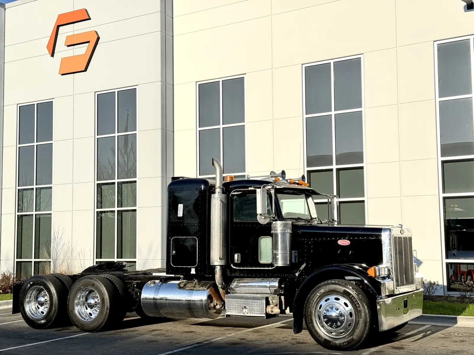 2007 Peterbilt 379 in New Lenox, IL — photo 2