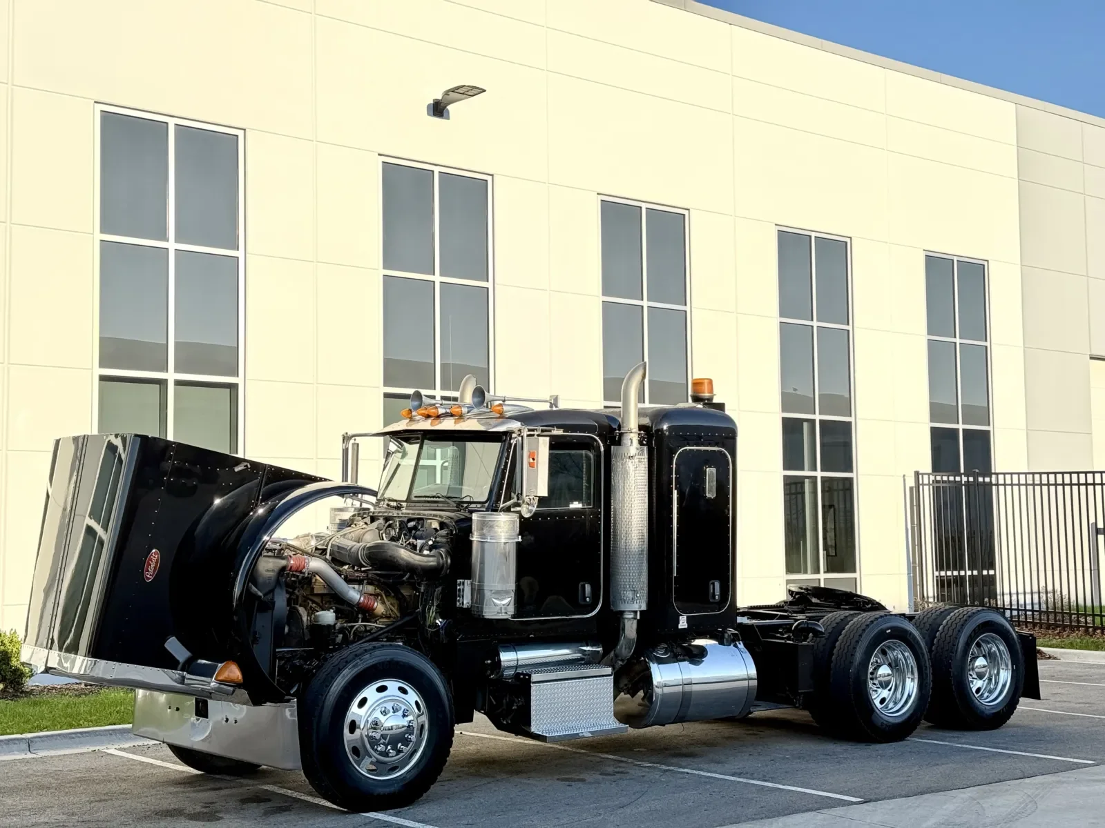 2007 Peterbilt 379 in New Lenox, IL — photo 10