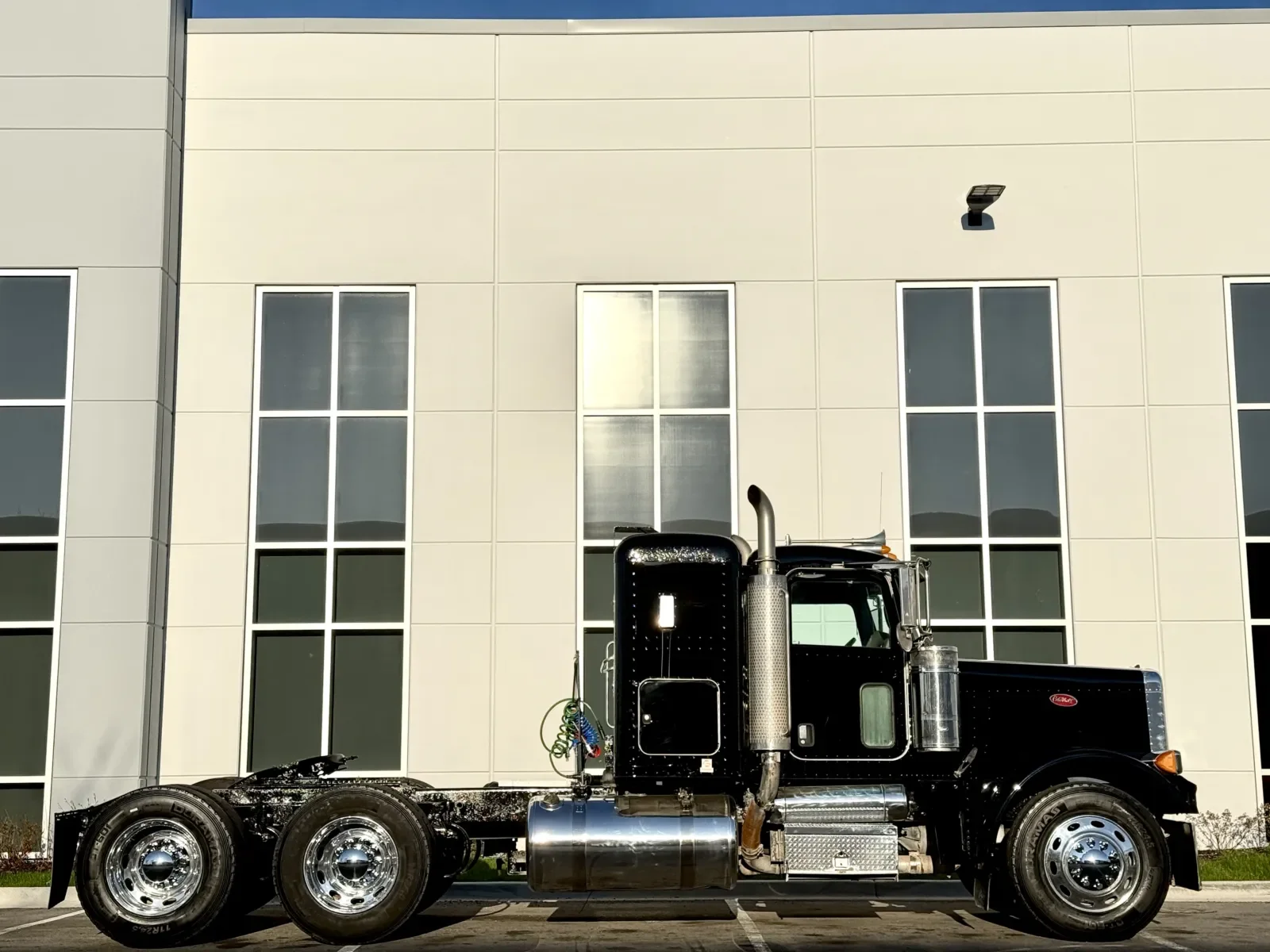 2007 Peterbilt 379 in New Lenox, IL — photo 3