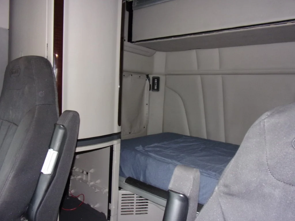 2021 Peterbilt 579 - image 14