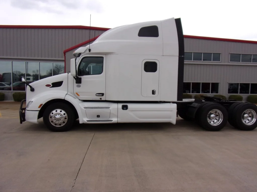 2021 Peterbilt 579 - image 11