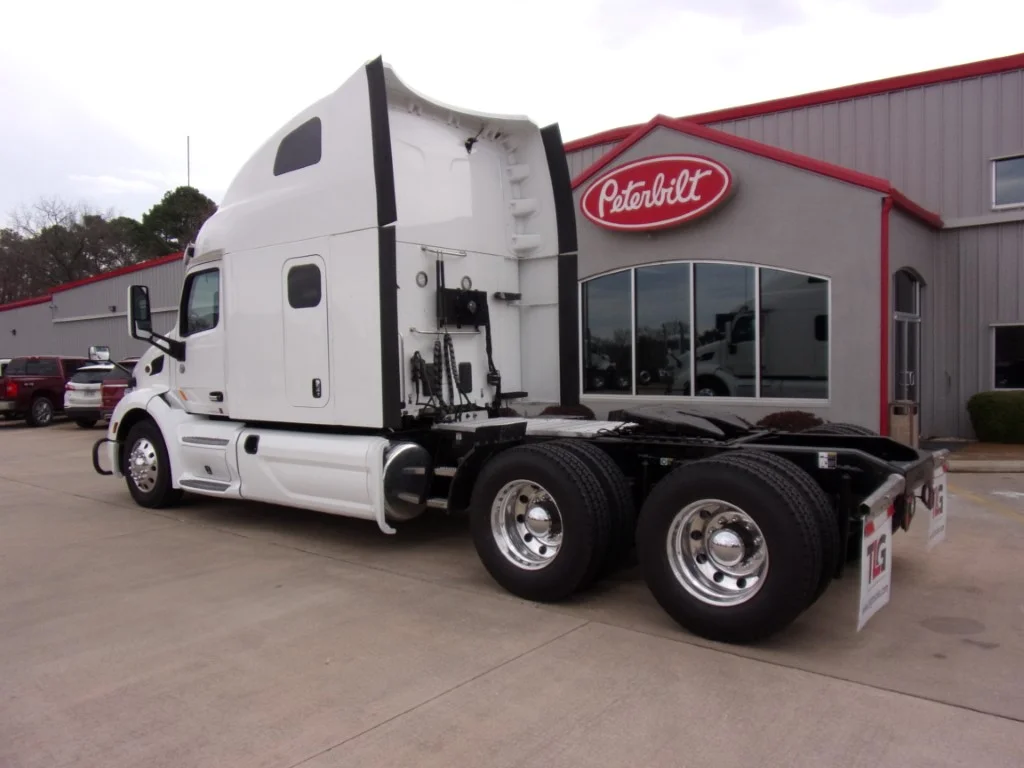 2021 Peterbilt 579 - image 9
