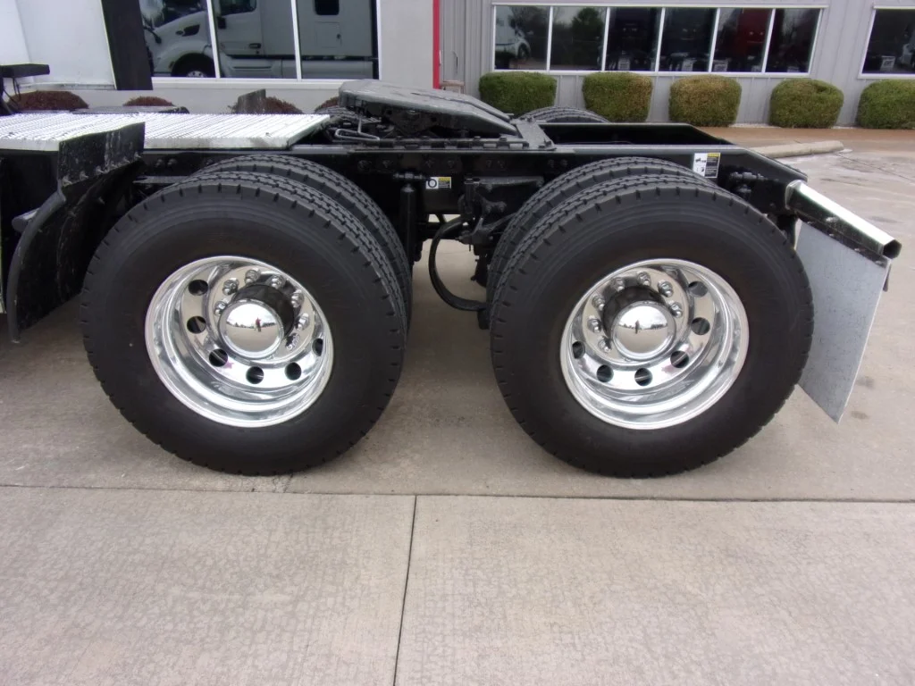 2021 Peterbilt 579 - image 10