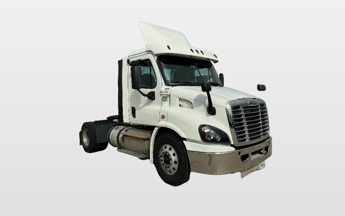 2017 Freightliner Cascadia - image 1