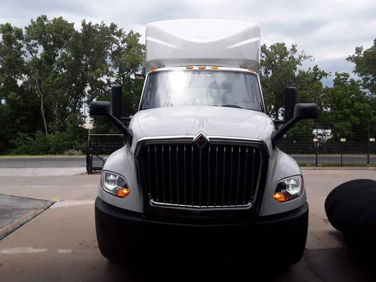 2022 International LT in Kansas City, MO — photo 2