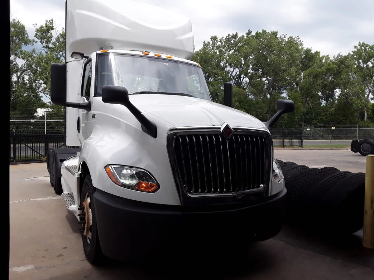 2022 International LT in Kansas City, MO — photo 3