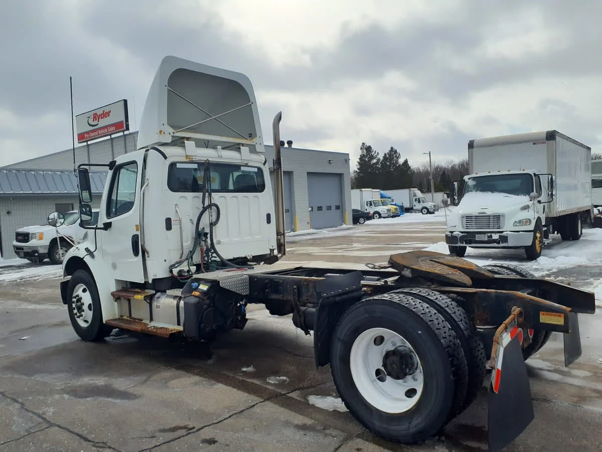 2022 Freightliner M2 106 - image 6