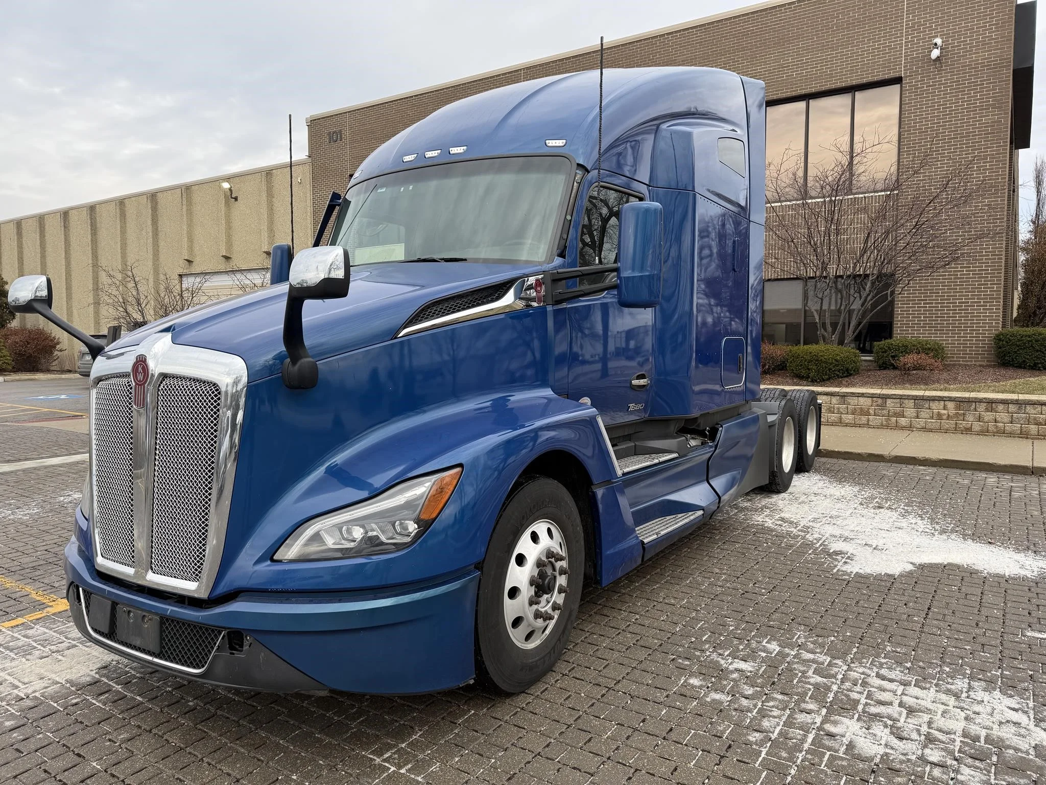2023 Kenworth T680 in Wood Dale, IL, IL