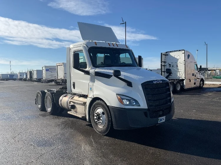 2021 Freightliner Cascadia in Kansas City, MO