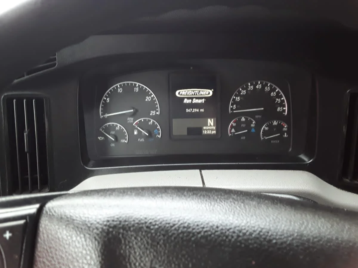 2020 Freightliner Cascadia - image 7