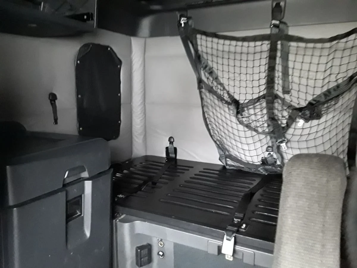 2020 Freightliner Cascadia - image 10