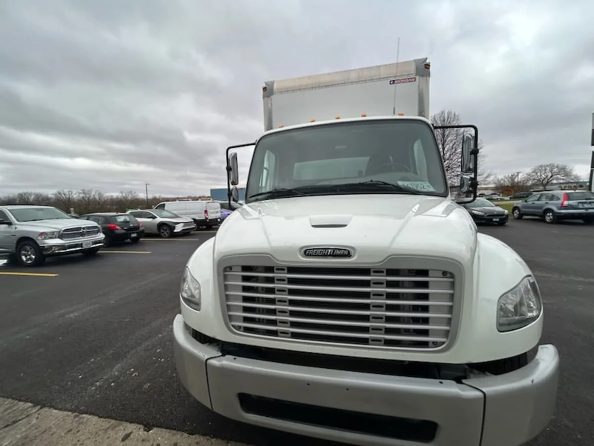 2019 Freightliner M2 106 - image 2