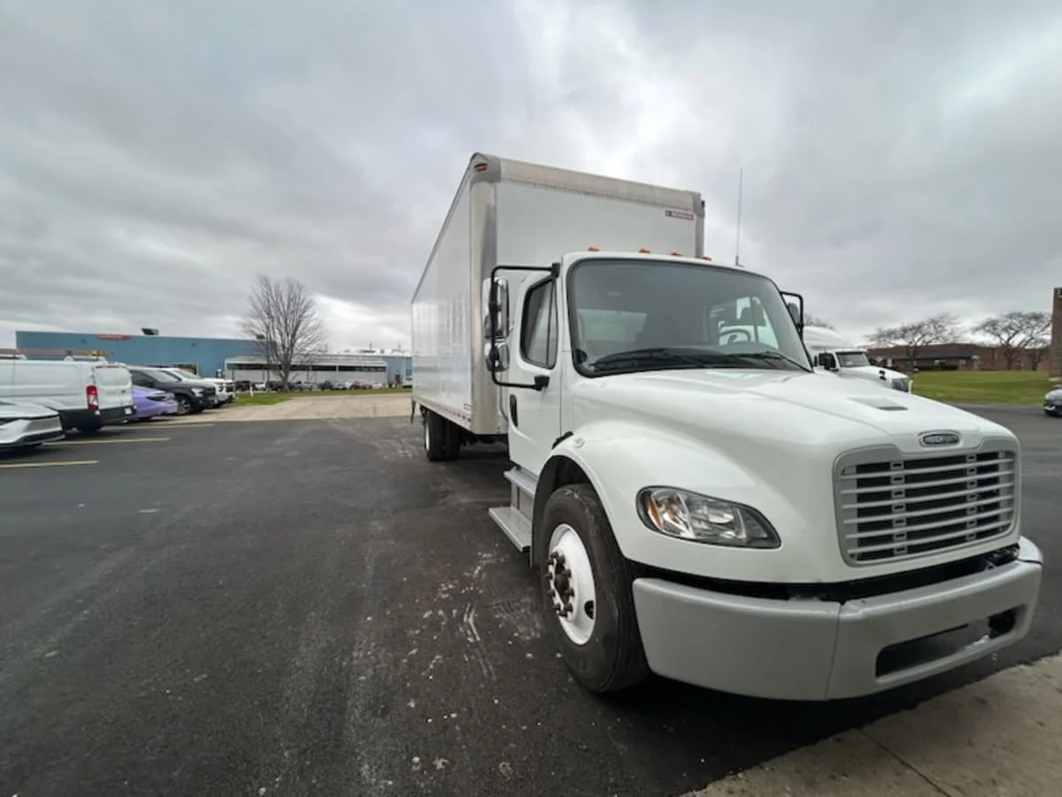 2019 Freightliner M2 106 - image 3
