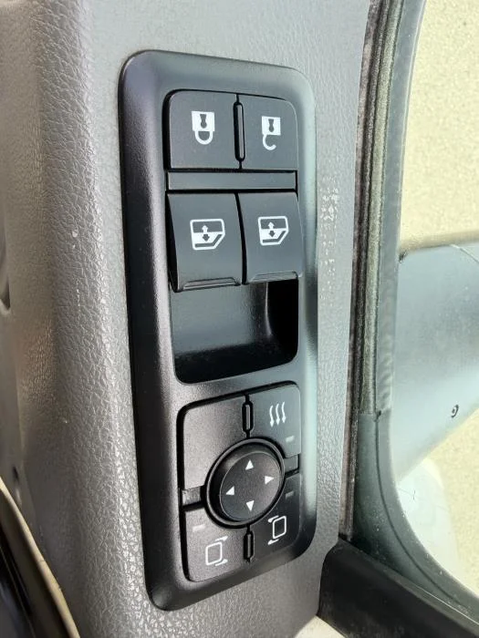 2020 International LT — photo 12