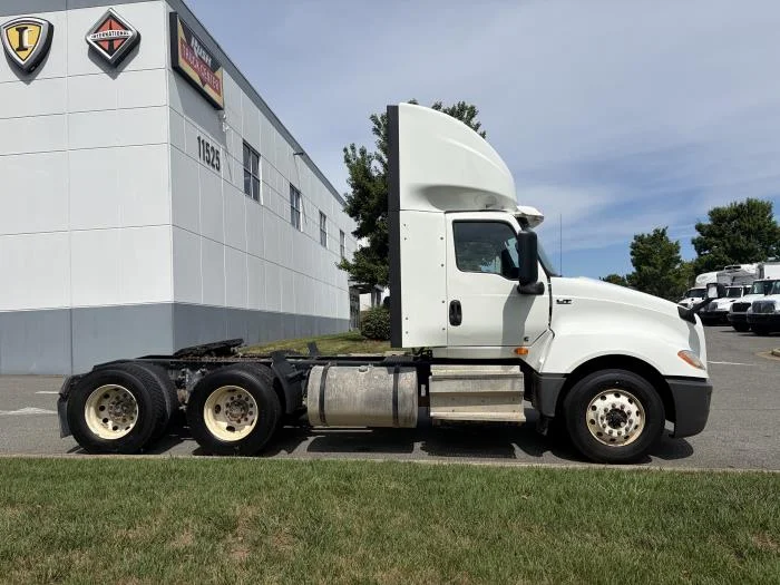 2020 International LT — photo 5