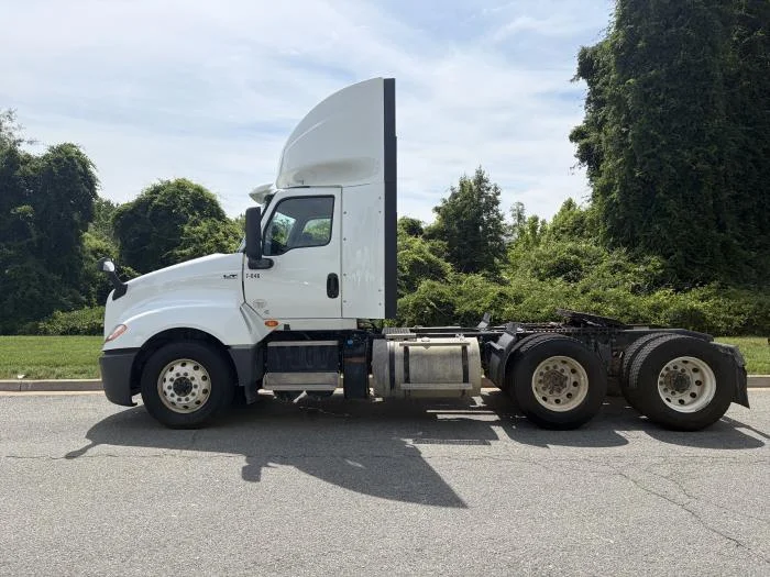 2020 International LT — photo 9