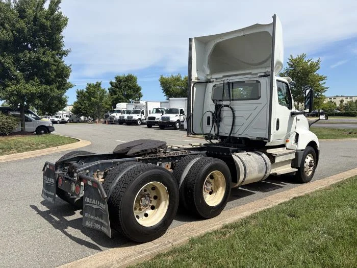 2020 International LT — photo 6