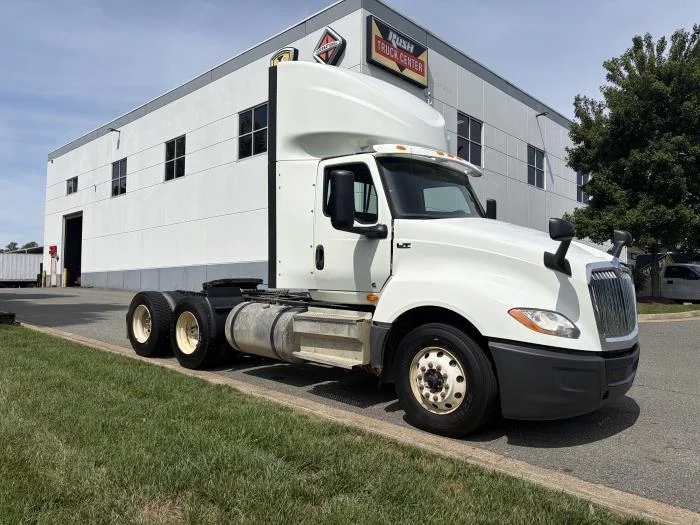 2020 International LT — photo 4