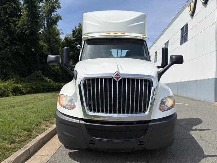 2020 International LT — photo 3