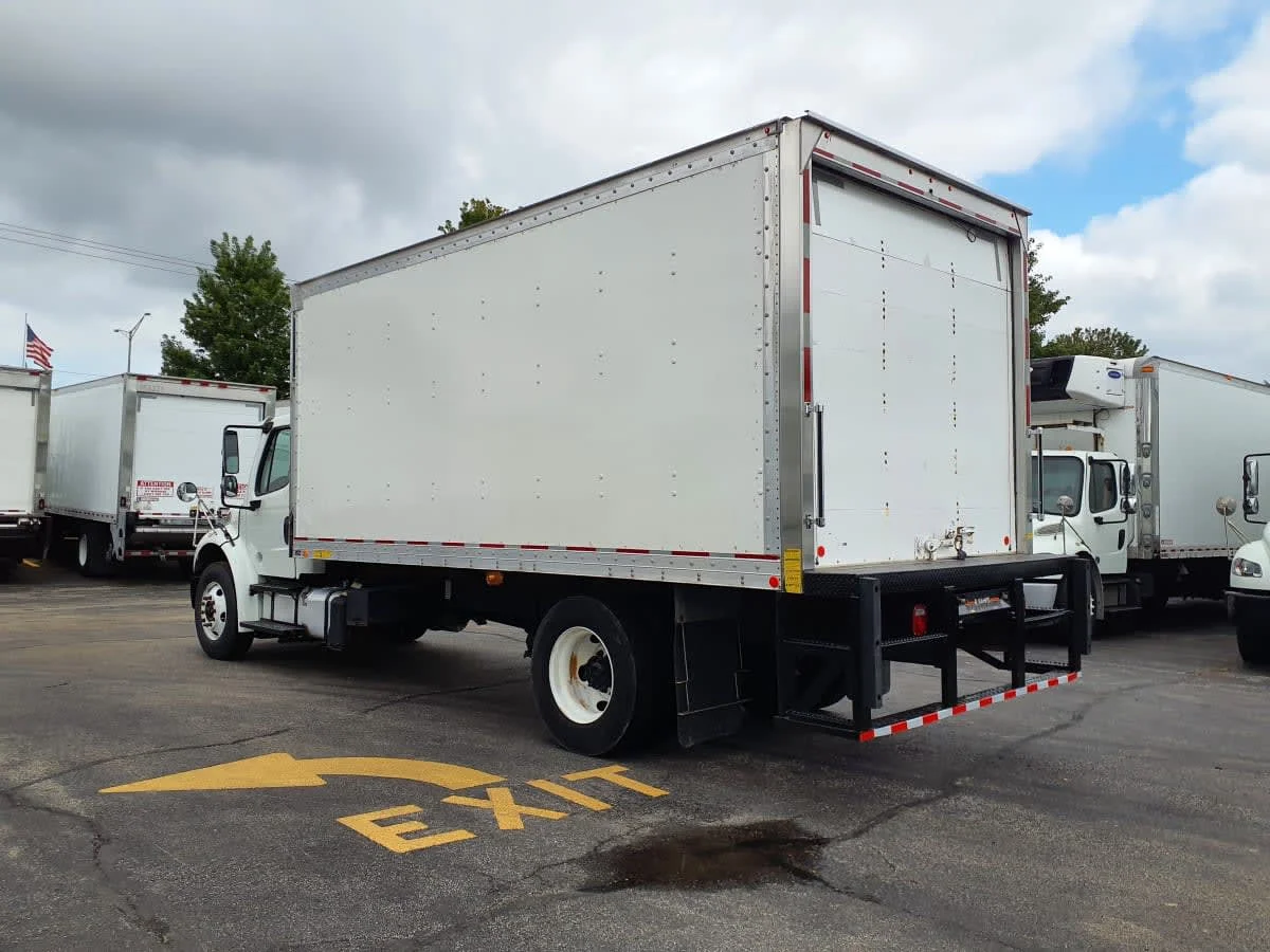 2019 Freightliner M2 106 - image 6