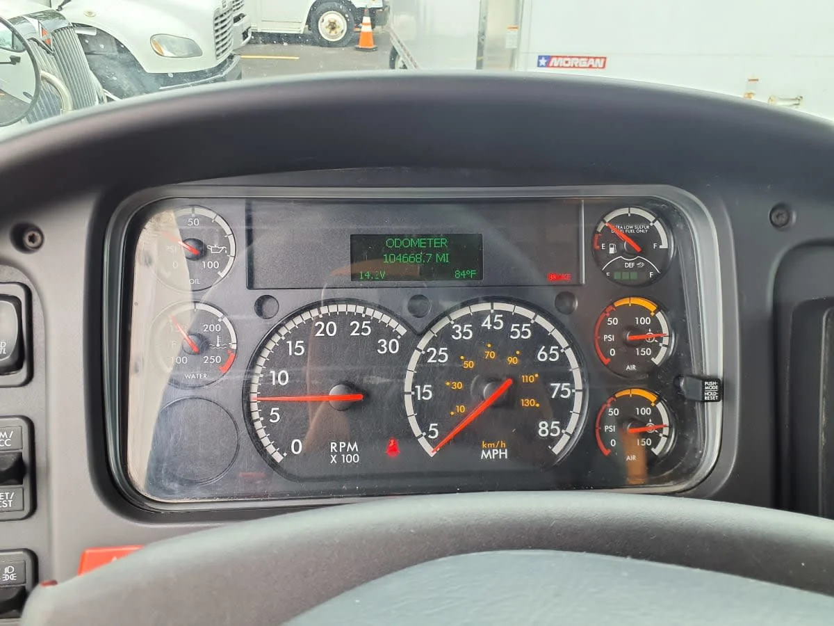 2019 Freightliner M2 106 - image 10