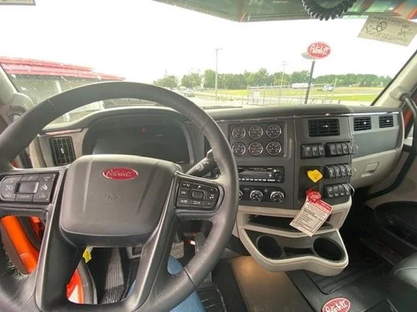 2025 Peterbilt 567 in Lima, OH — photo 10