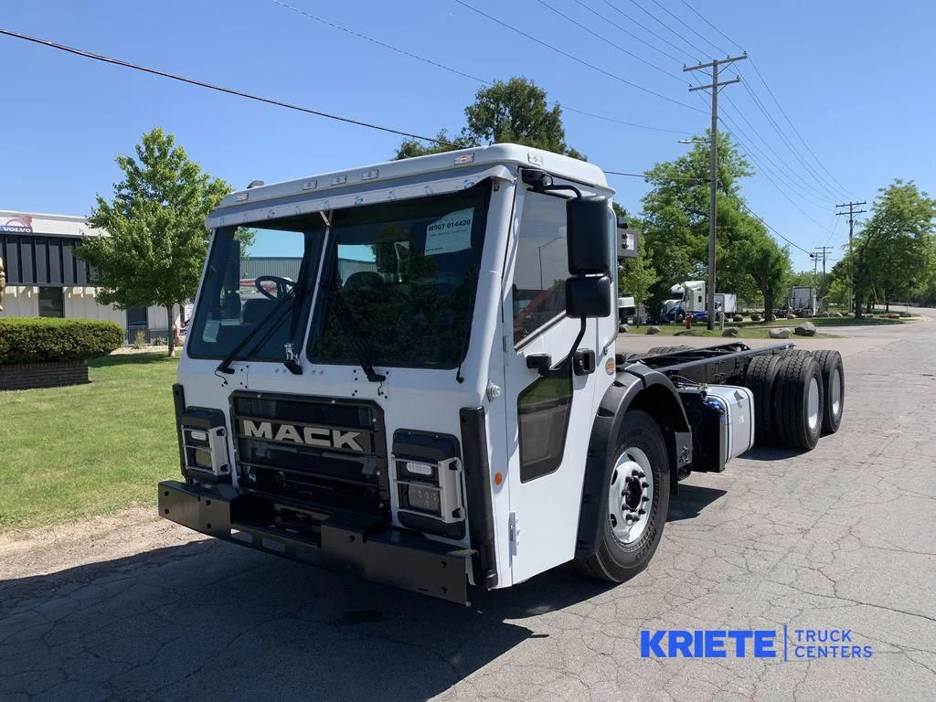 2027 Mack LR in Madison, WI