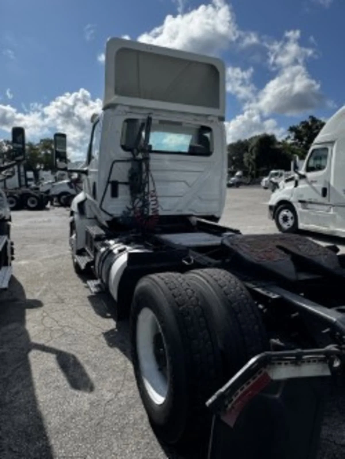 2019 International RH - image 6