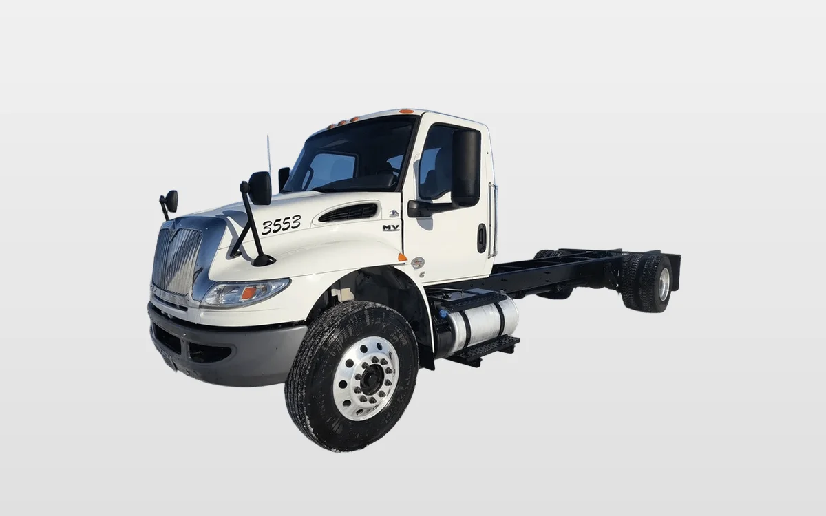 2020 International MV - image 1