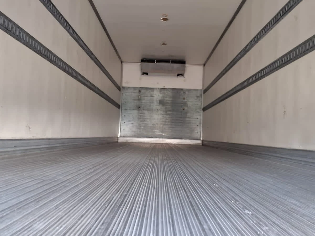 2020 Freightliner M2 106 - image 9