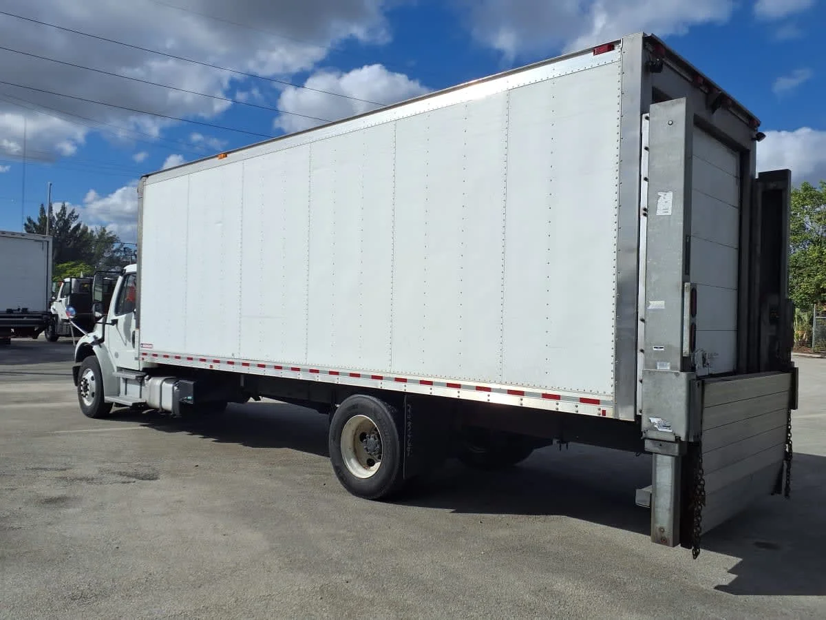2020 Freightliner M2 106 in Davie, FL — photo 6