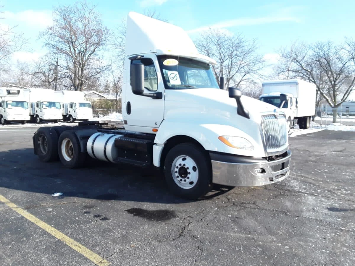 2019 International LT in Hilliard, OH — photo 3