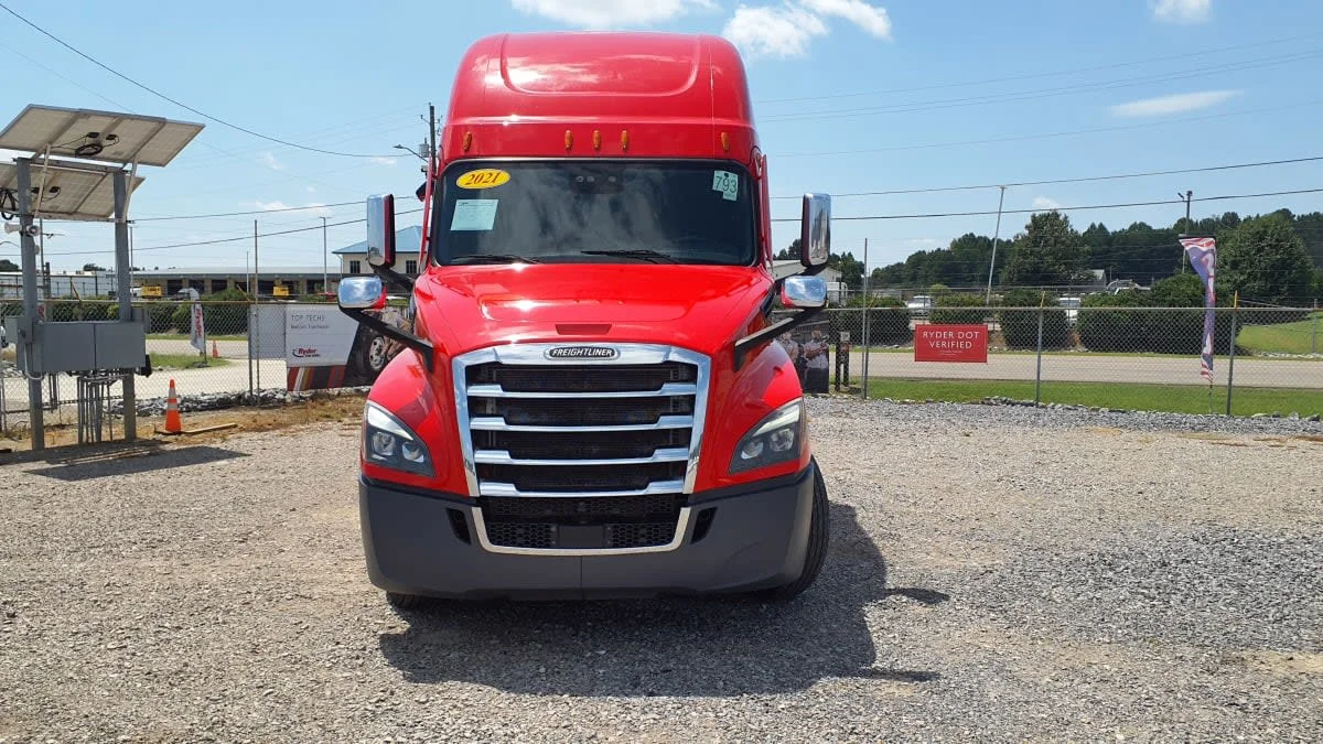 2021 Freightliner Cascadia in Birmingham, AL — photo 2