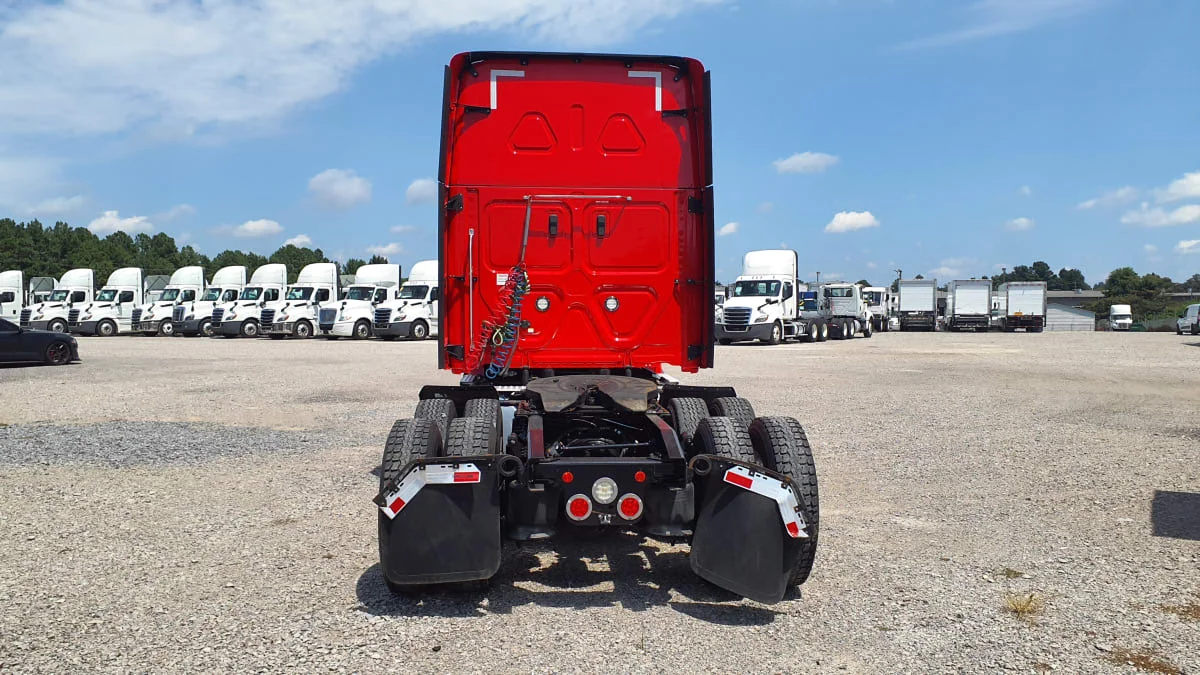 2021 Freightliner Cascadia in Birmingham, AL — photo 5