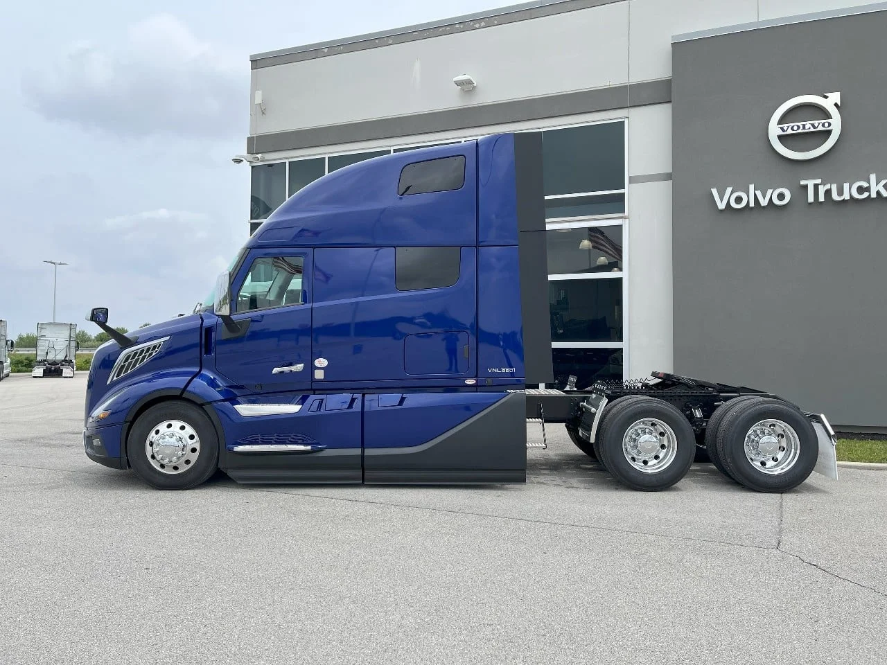 2026 Volvo VNL 860 in Pendleton, IN — photo 8
