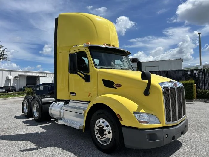 2021 Peterbilt 579 in Orlando, FL — photo 6