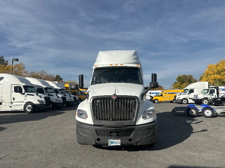 2020 International LT in West Sacramento, CA — photo 2