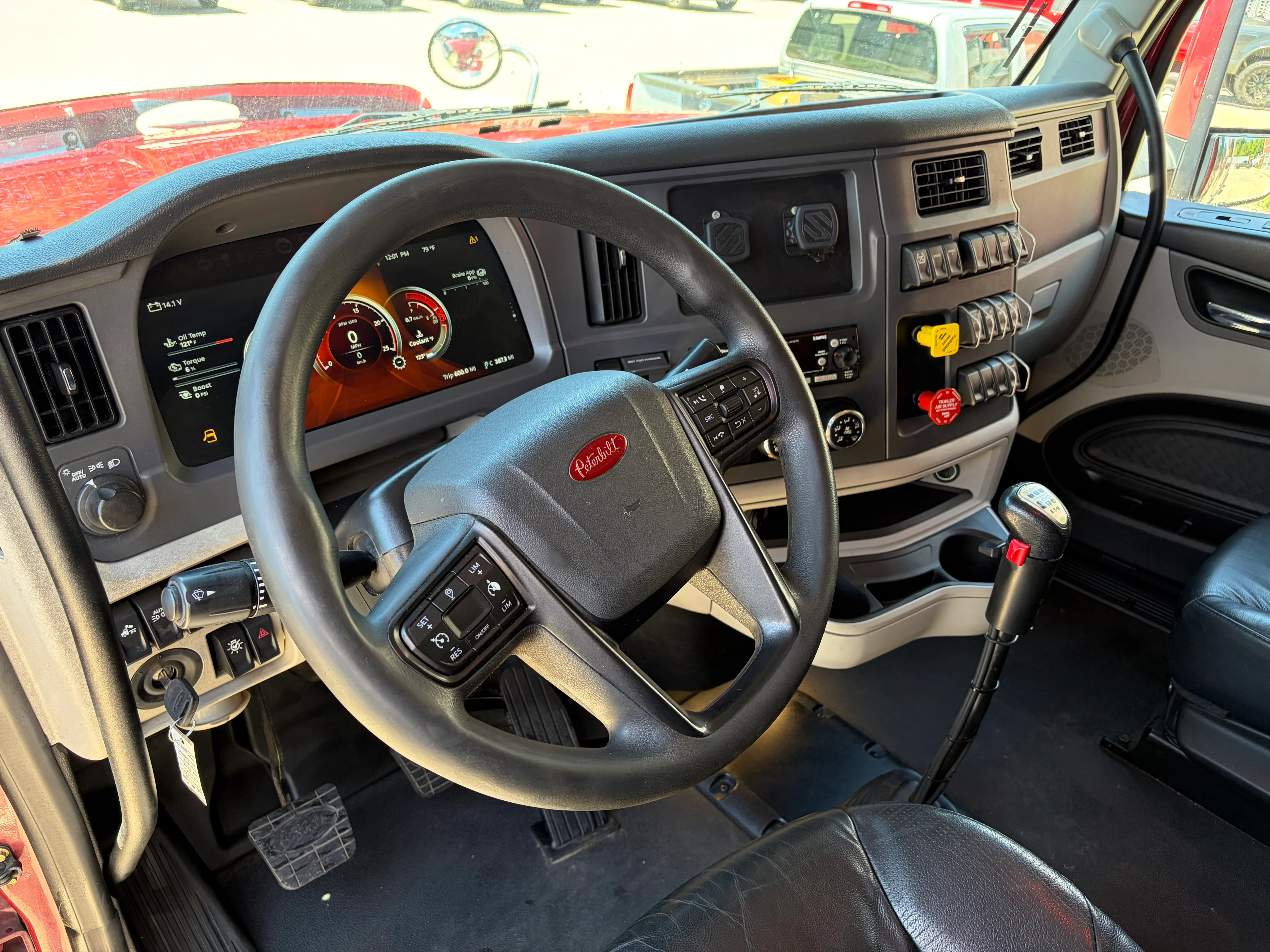 2022 Peterbilt 567 in Hattiesburg, MS — photo 12