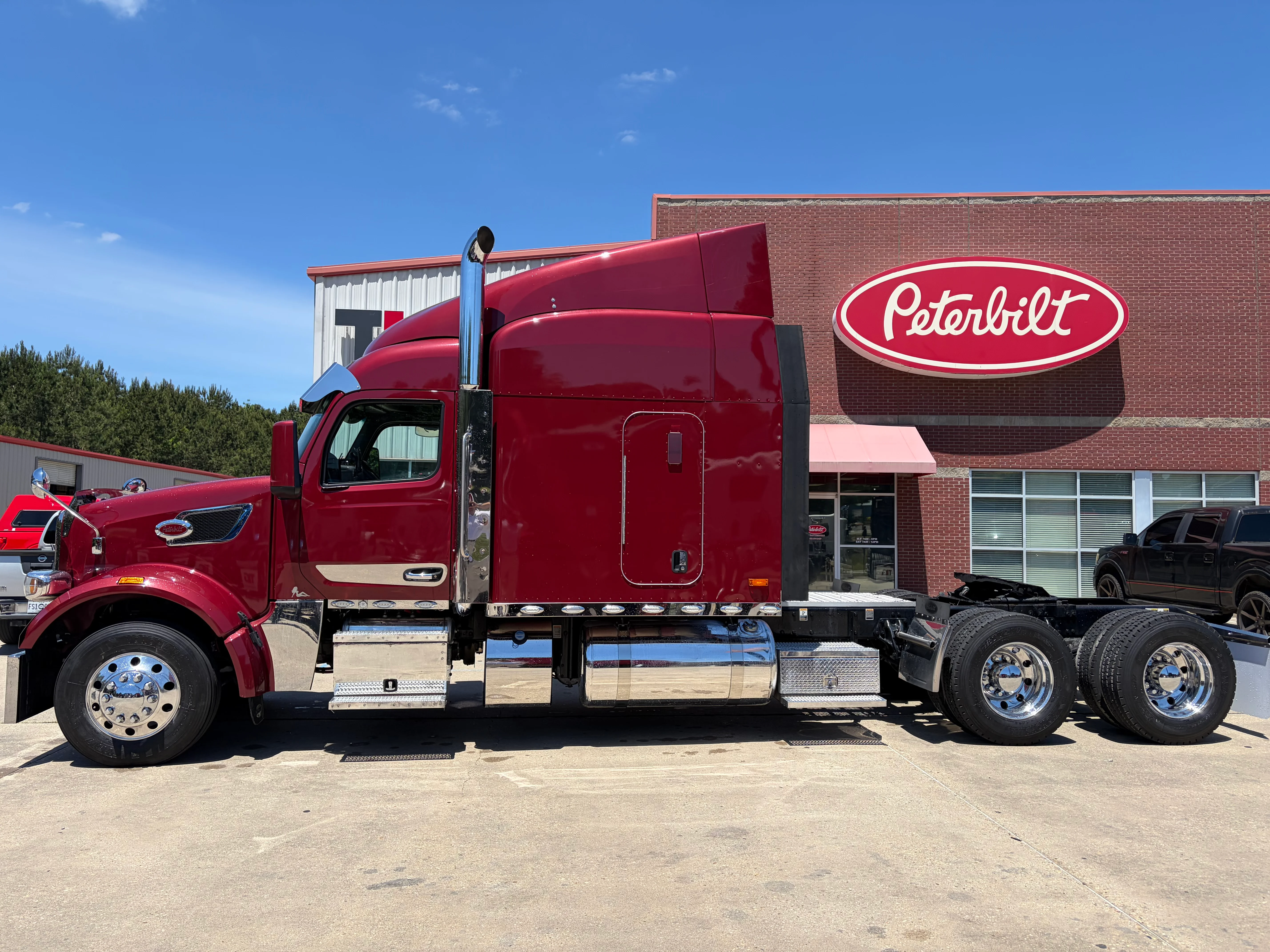 2022 Peterbilt 567 in Hattiesburg, MS — photo 2