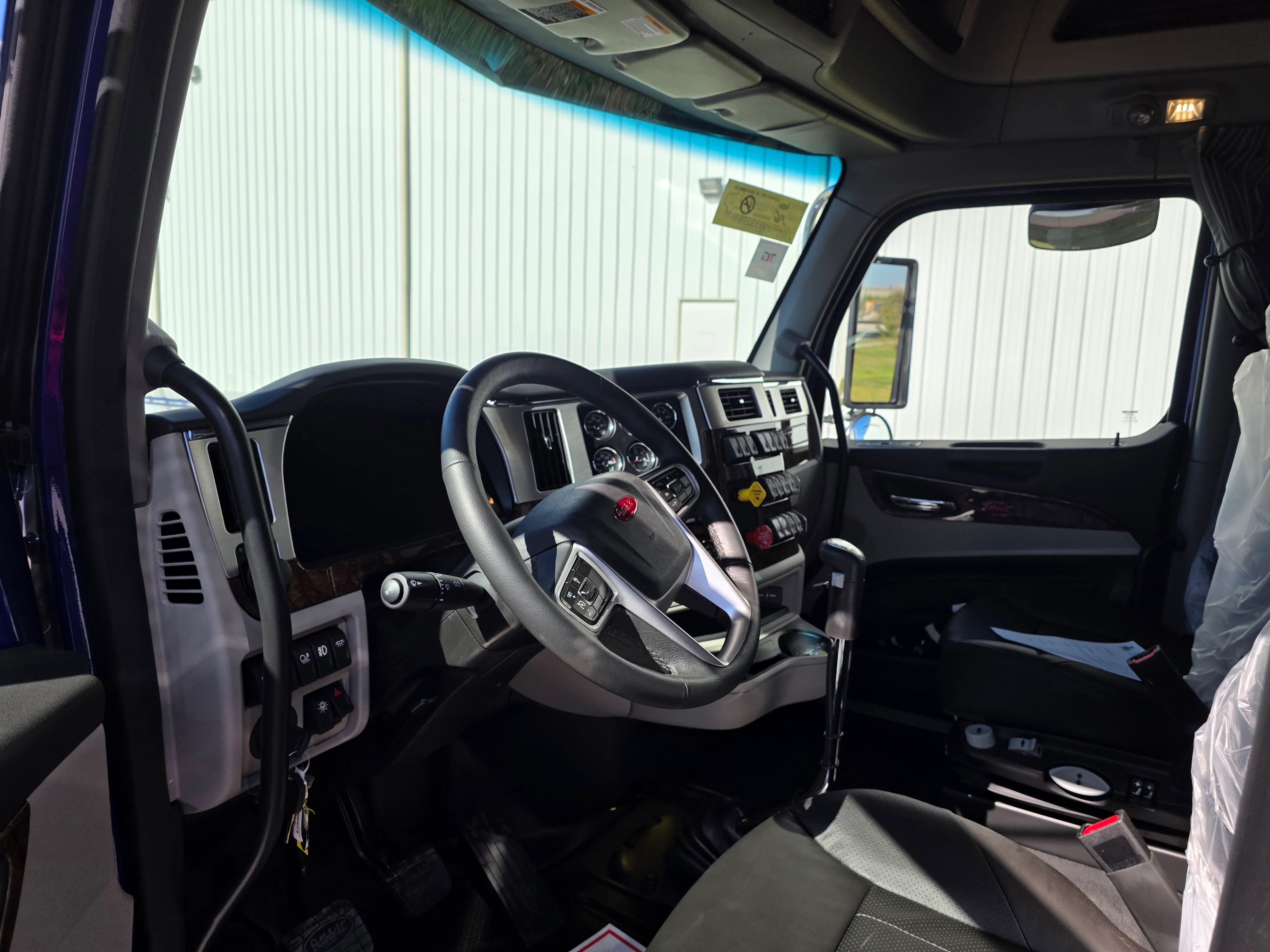 2026 Peterbilt 589 in Evansville, IN — photo 9