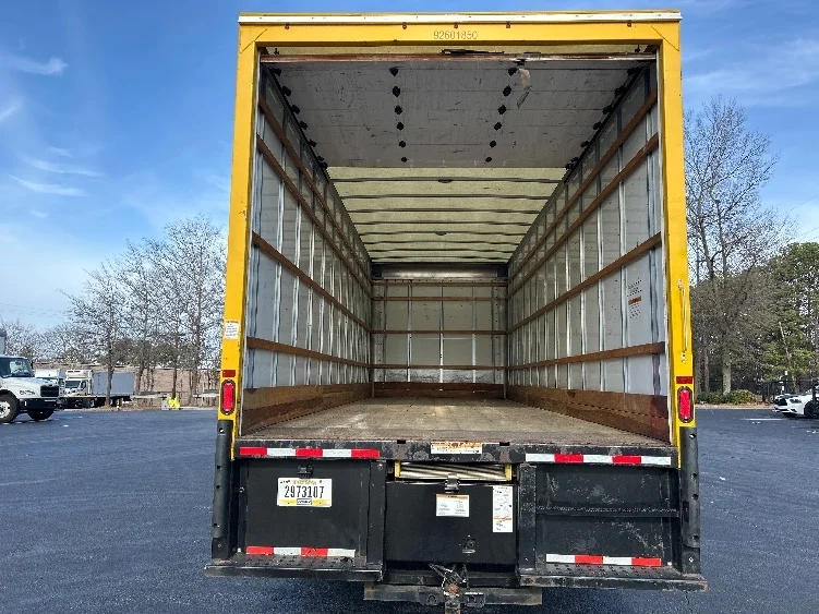 2021 International MV - image 8