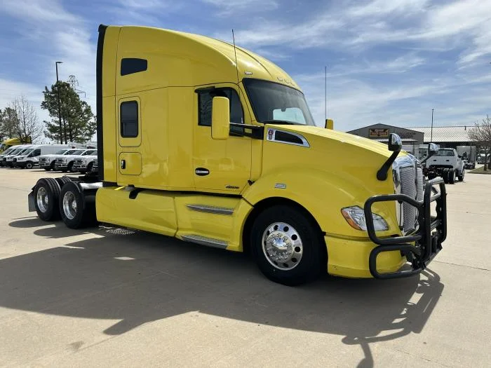 2021 Kenworth T680 - image 3