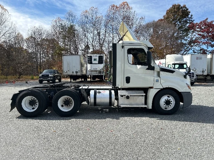2019 Freightliner Cascadia in Greensboro, NC — photo 8
