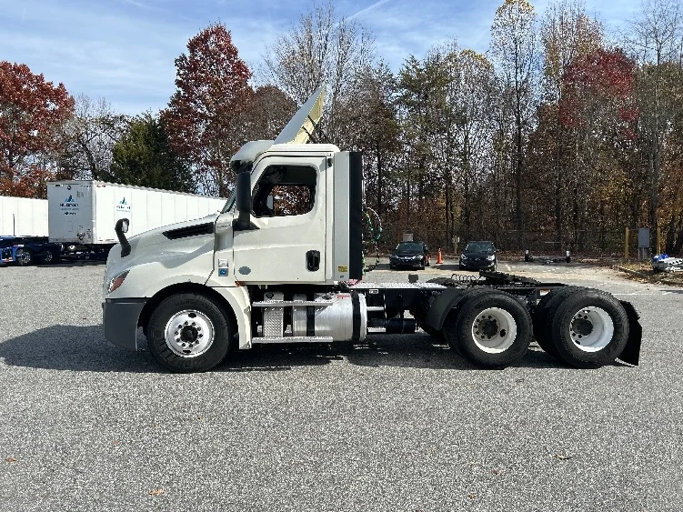 2019 Freightliner Cascadia in Greensboro, NC — photo 4