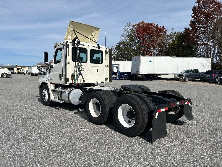 2019 Freightliner Cascadia in Greensboro, NC — photo 5