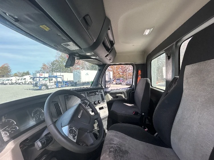 2019 Freightliner Cascadia in Greensboro, NC — photo 10