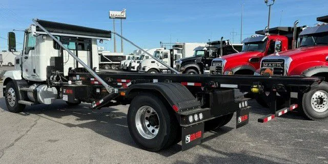 2027 Mack MD in La Vergne, TN — photo 2