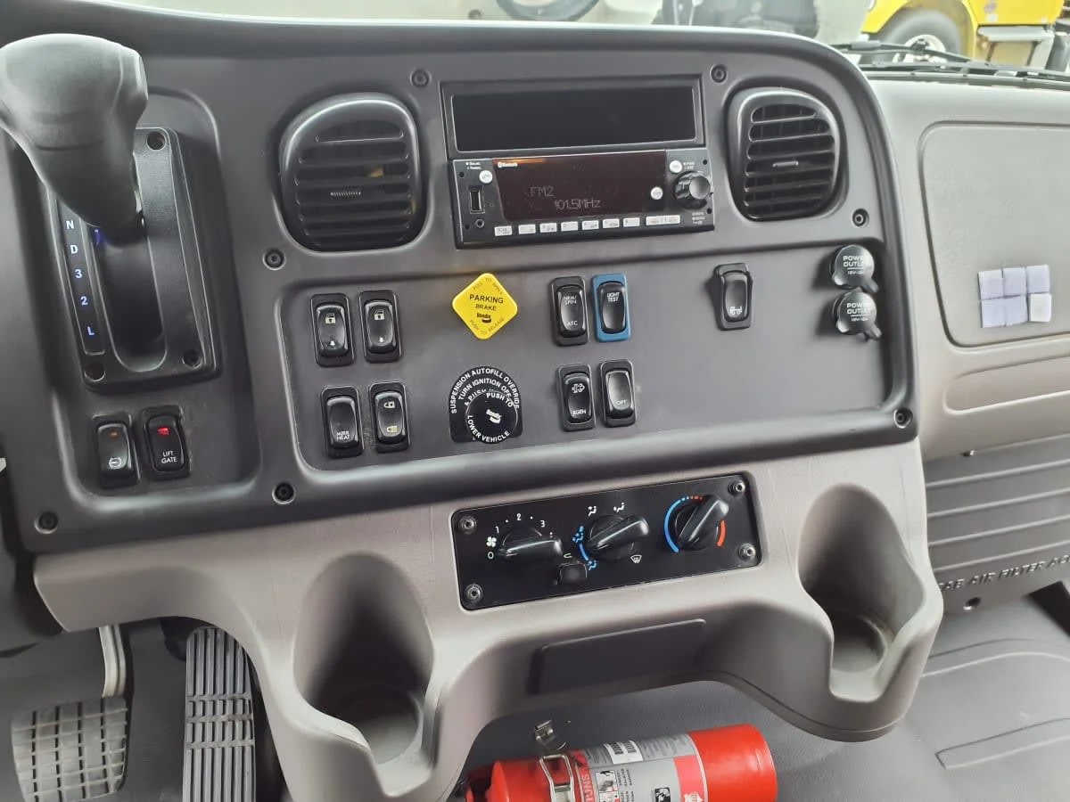 2023 Freightliner M2 106 in Clarksville, IN — photo 13