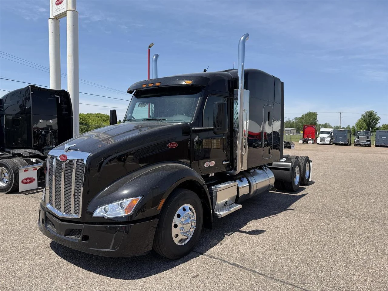 2027 Peterbilt 579 in Eau Claire, WI — photo 12