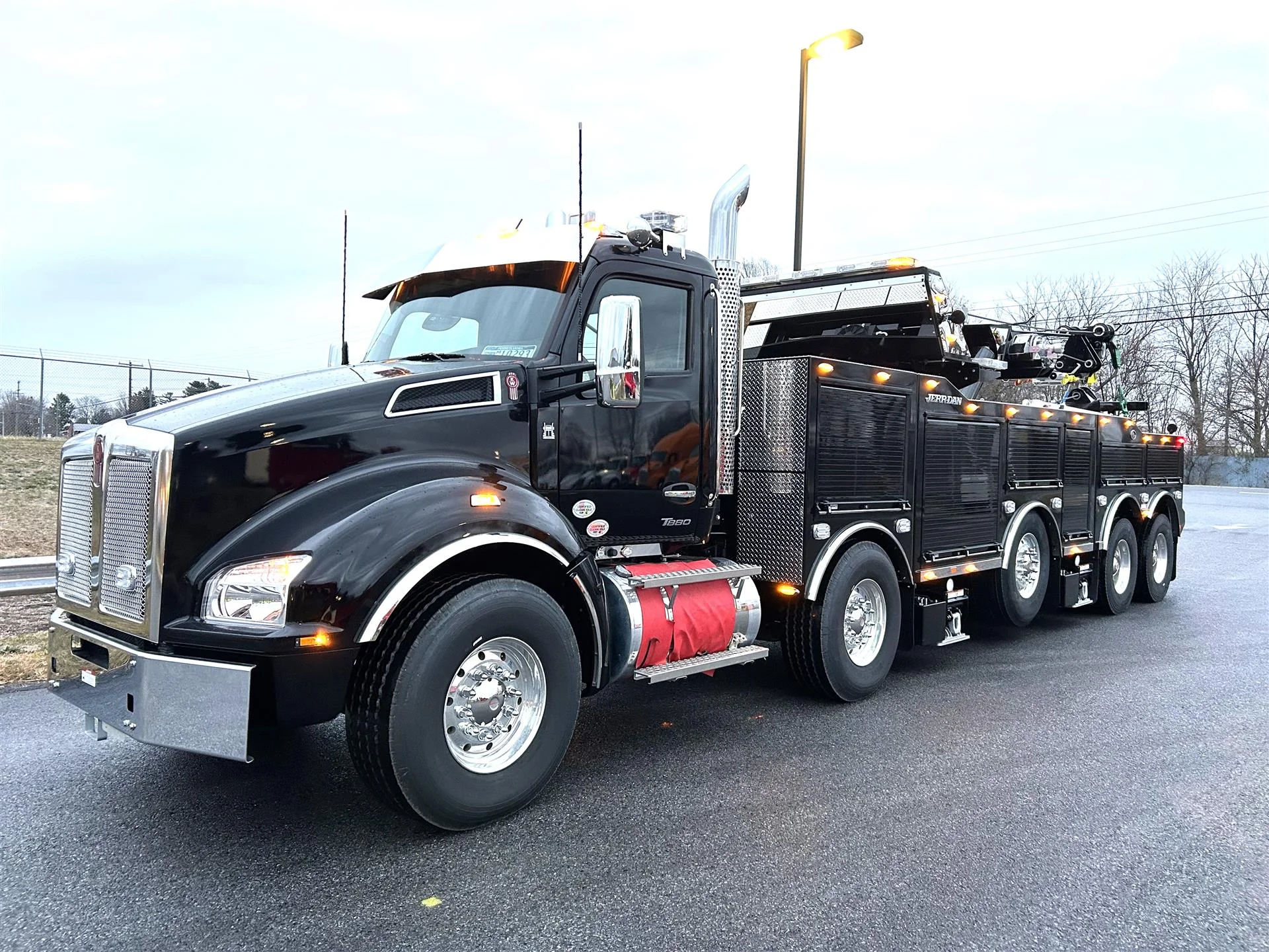 2025 Kenworth T880